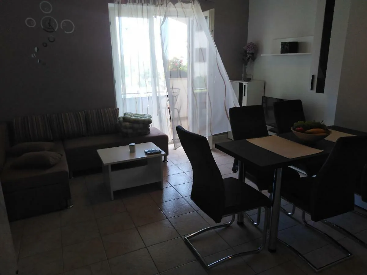 Apartman Hortensia Kids Friendly Apartment Tar-Vabriga