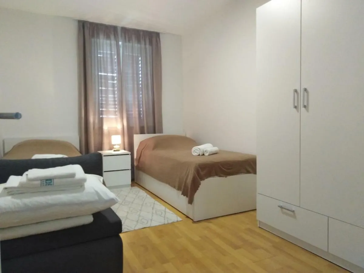Apartman Hortensia Kids Friendly Apartment Tar-Vabriga Croatia